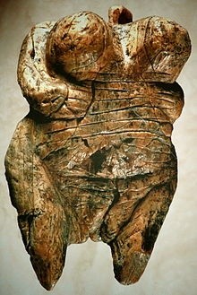 Venus of Hohle Fels ( height 6cm ) woolly mammoth tusk. Venus figurine found in 2008 near Schelklingen, Germany. It is dated to between 35.000 & 40000 years ago.jpg